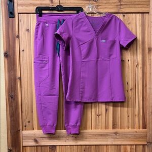 Figs Vivid Purple Women's Scrub Set